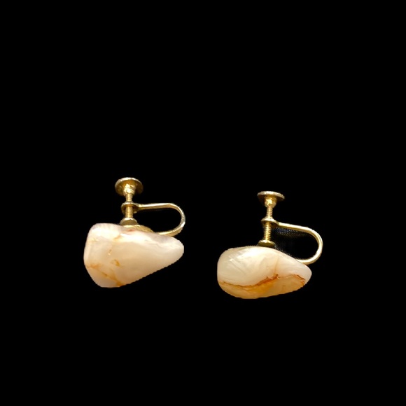 Natural Agate Screw Back Vintage Earrings - Agate Stud Earrings - Picture 2 of 2